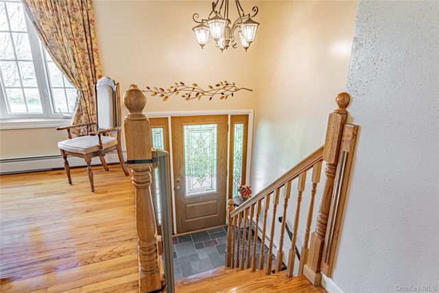 1 Paulette Lane, Wappingers Falls, NY 12590