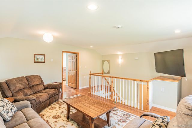 1 Paulette Lane, Wappingers Falls, NY 12590