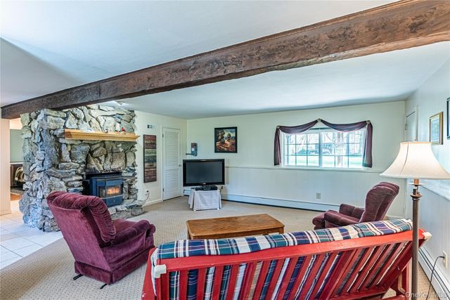 1 Paulette Lane, Wappingers Falls, NY 12590