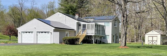 1 Paulette Lane, Wappingers Falls, NY 12590