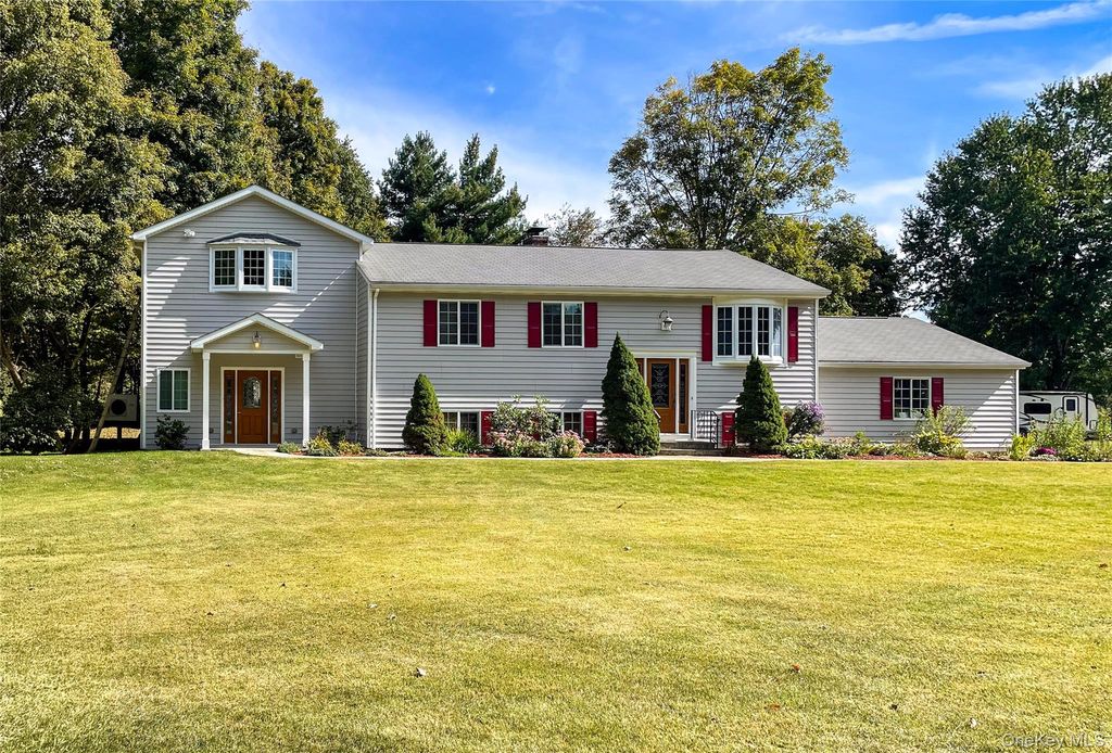 1 Paulette Lane, Wappingers Falls, NY 12590