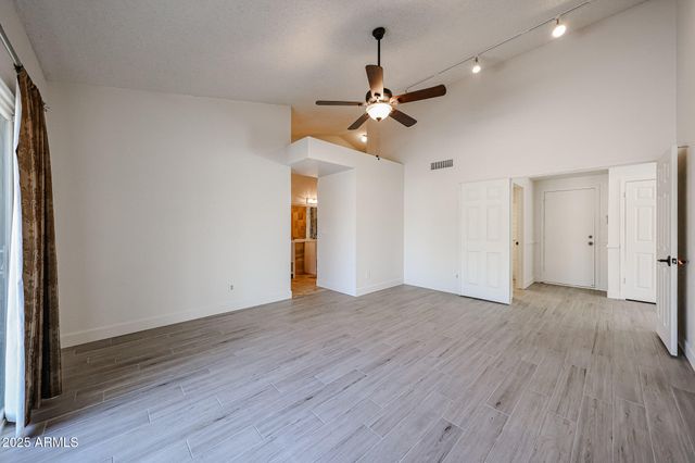 10572 E Bella Vista Drive, Scottsdale, AZ 85258