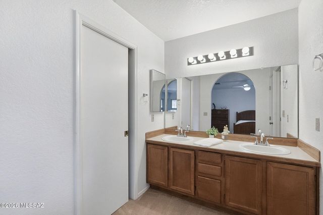 4771 W Latchstring Court, Tucson, AZ 85741