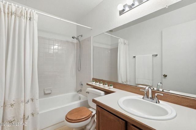 4771 W Latchstring Court, Tucson, AZ 85741
