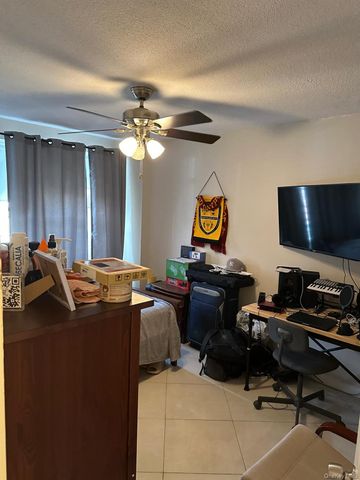 2550 Olinville Avenue 3D, Bronx, NY 10467