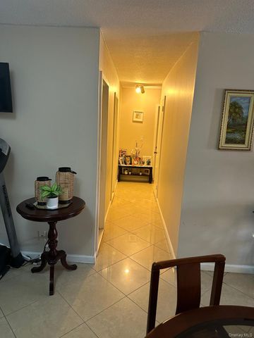 2550 Olinville Avenue 3D, Bronx, NY 10467