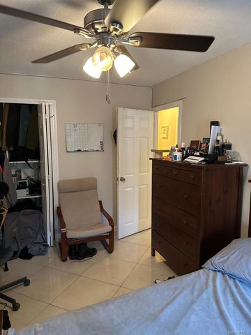 2550 Olinville Avenue 3D, Bronx, NY 10467