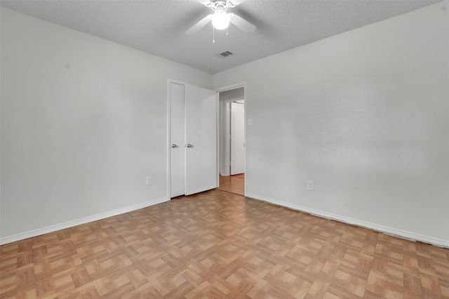 5811 Woodsetter Lane, Arlington, TX 76017