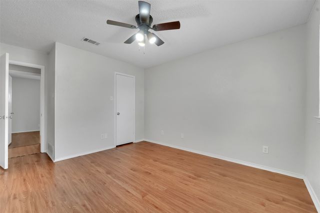 5811 Woodsetter Lane, Arlington, TX 76017