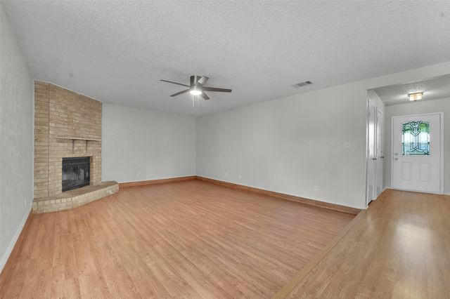 5811 Woodsetter Lane, Arlington, TX 76017