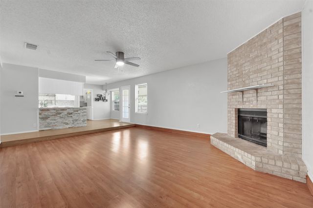 5811 Woodsetter Lane, Arlington, TX 76017