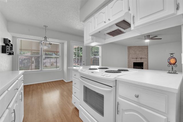 5811 Woodsetter Lane, Arlington, TX 76017