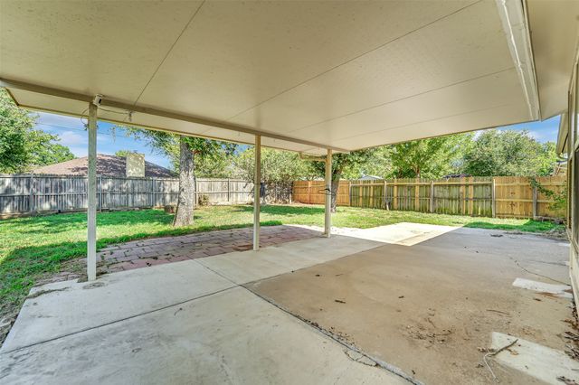 5811 Woodsetter Lane, Arlington, TX 76017