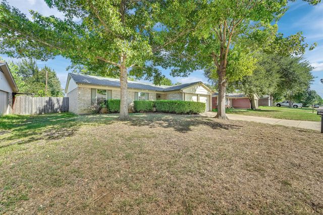 5811 Woodsetter Lane, Arlington, TX 76017