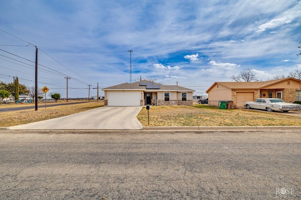 Image 2 of property listing at 46 Goodfellow Avenue, San Angelo, TX 76905