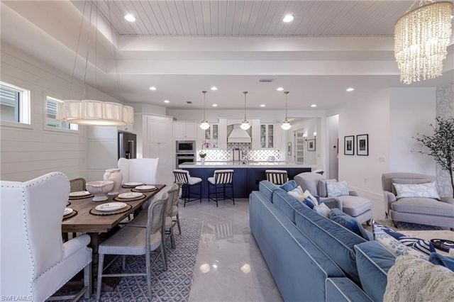 8963 Gustavia CT, Naples, FL 34112