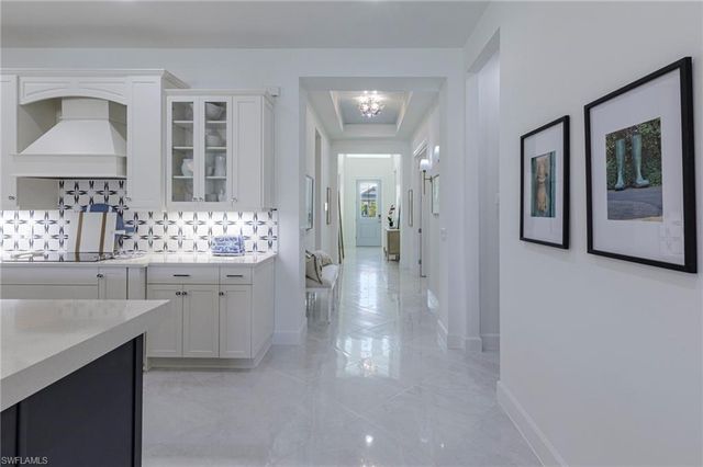 8963 Gustavia CT, Naples, FL 34112