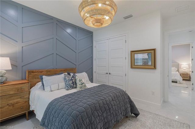 8963 Gustavia CT, Naples, FL 34112