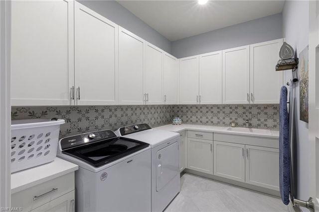 8963 Gustavia CT, Naples, FL 34112