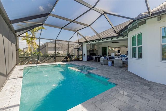 8963 Gustavia CT, Naples, FL 34112