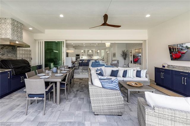 8963 Gustavia CT, Naples, FL 34112