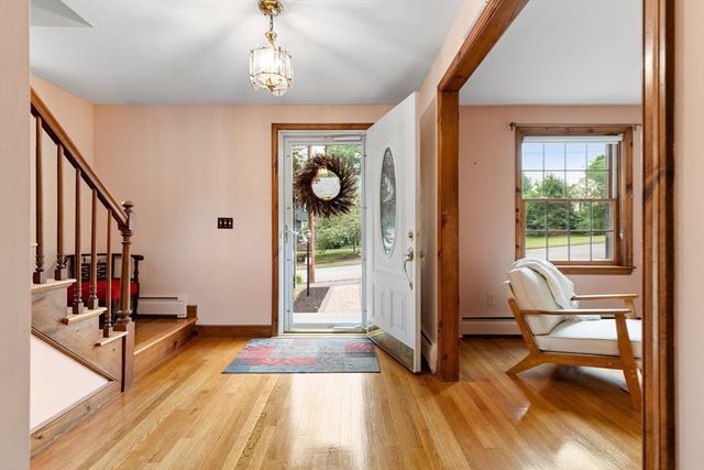 8 Indian Lane, Wakefield, MA 01880