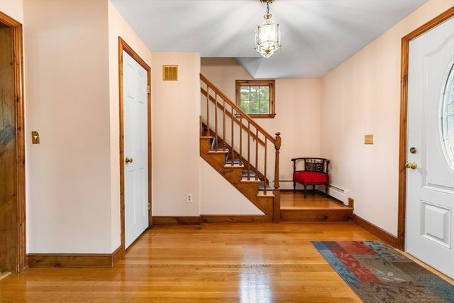 8 Indian Lane, Wakefield, MA 01880