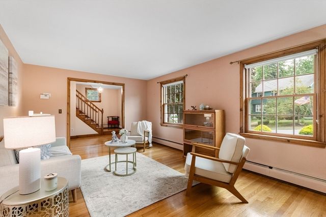 8 Indian Lane, Wakefield, MA 01880