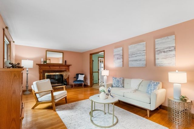 8 Indian Lane, Wakefield, MA 01880