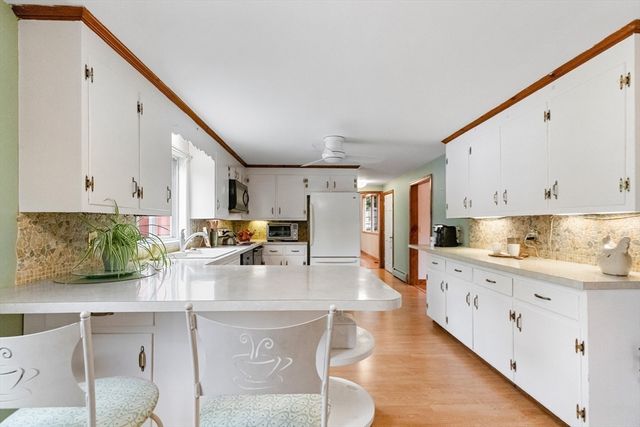 8 Indian Lane, Wakefield, MA 01880