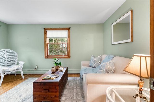 8 Indian Lane, Wakefield, MA 01880