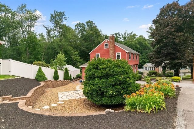 8 Indian Lane, Wakefield, MA 01880