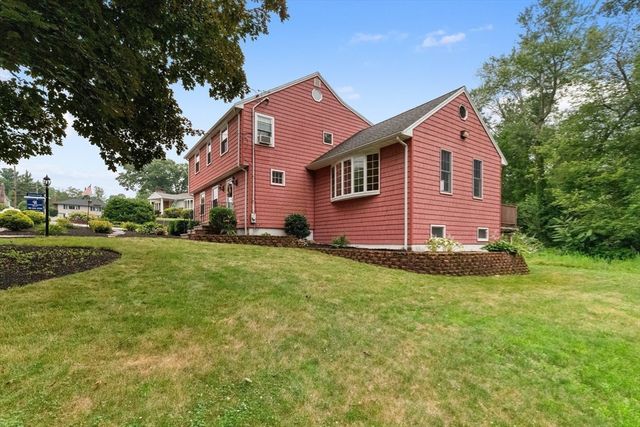 8 Indian Lane, Wakefield, MA 01880