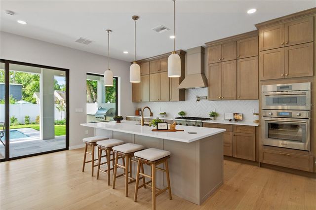 516 CLAYTON STREET, Orlando, FL 32804