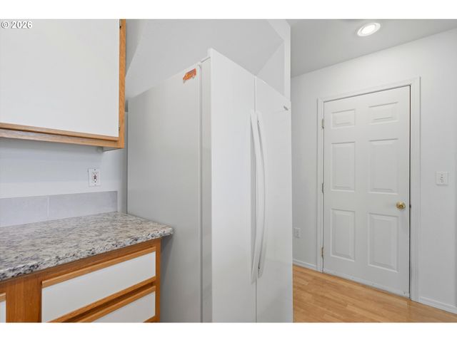 7163 Sw SAGERT St 109, Tualatin, OR 97062