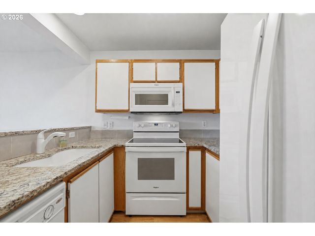 7163 Sw SAGERT St 109, Tualatin, OR 97062