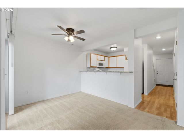 7163 Sw SAGERT St 109, Tualatin, OR 97062