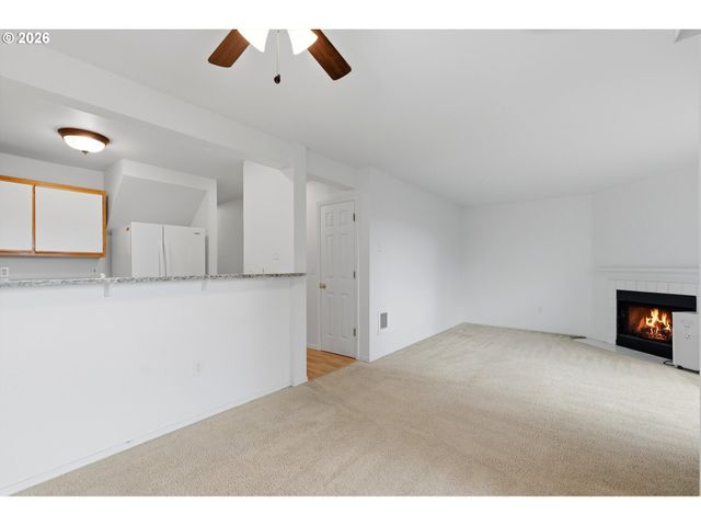 7163 Sw SAGERT St 109, Tualatin, OR 97062