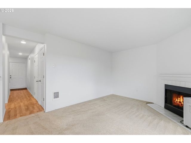 7163 Sw SAGERT St 109, Tualatin, OR 97062