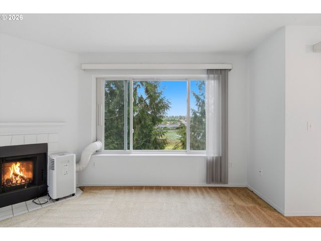 7163 Sw SAGERT St 109, Tualatin, OR 97062