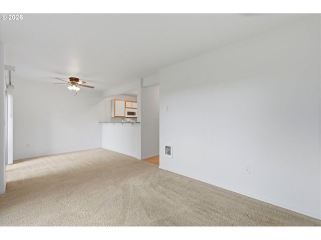 7163 Sw SAGERT St 109, Tualatin, OR 97062