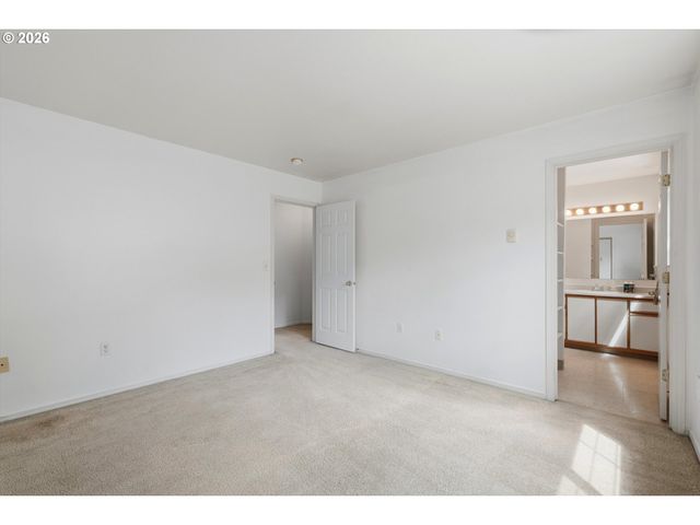 7163 Sw SAGERT St 109, Tualatin, OR 97062