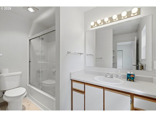 7163 Sw SAGERT St 109, Tualatin, OR 97062