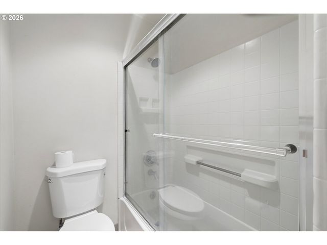 7163 Sw SAGERT St 109, Tualatin, OR 97062