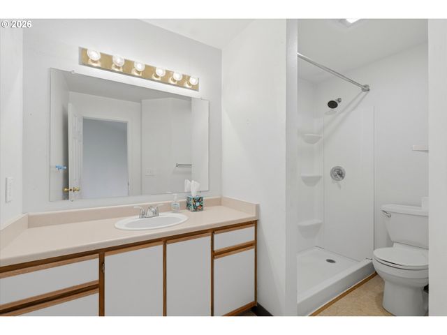 7163 Sw SAGERT St 109, Tualatin, OR 97062