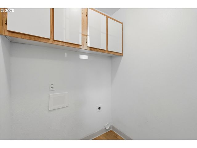 7163 Sw SAGERT St 109, Tualatin, OR 97062