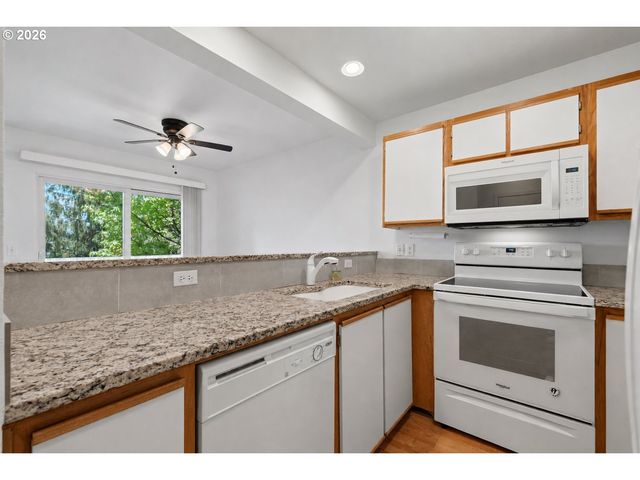 7163 Sw SAGERT St 109, Tualatin, OR 97062