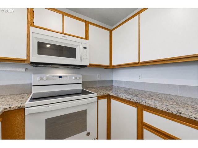 7163 Sw SAGERT St 109, Tualatin, OR 97062