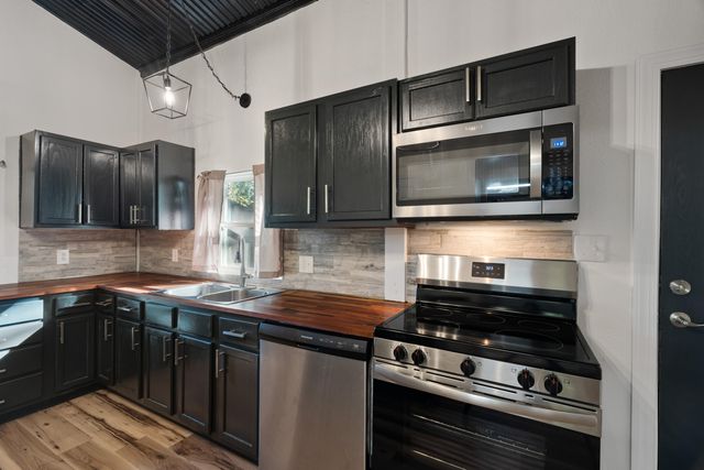 76 Entrekin Rd., Lumberton, MS 39455