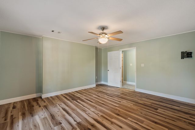 76 Entrekin Rd., Lumberton, MS 39455